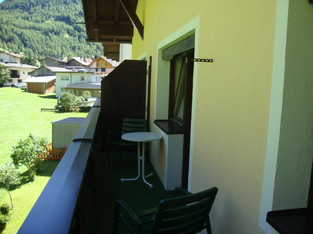 Haus Sonnschein Bed & Breakfast Sölden Dış mekan fotoğraf