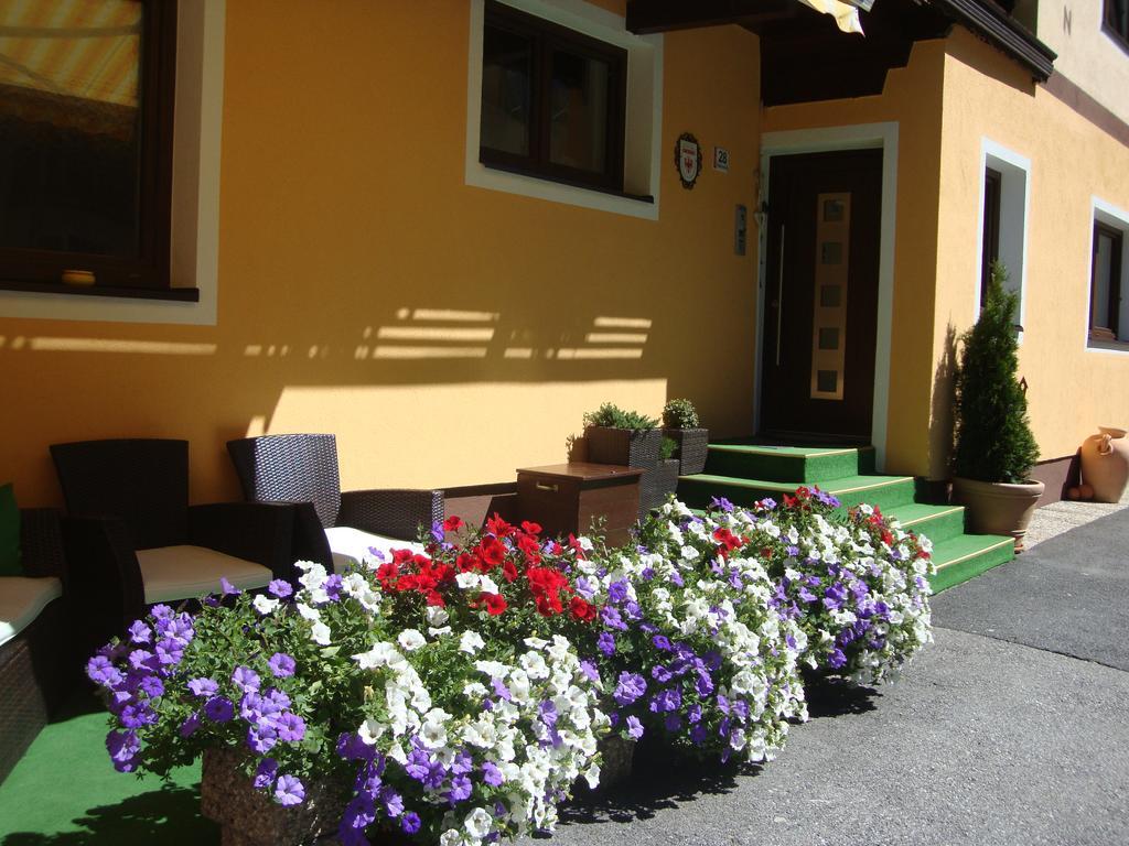 Haus Sonnschein Bed & Breakfast Sölden Dış mekan fotoğraf