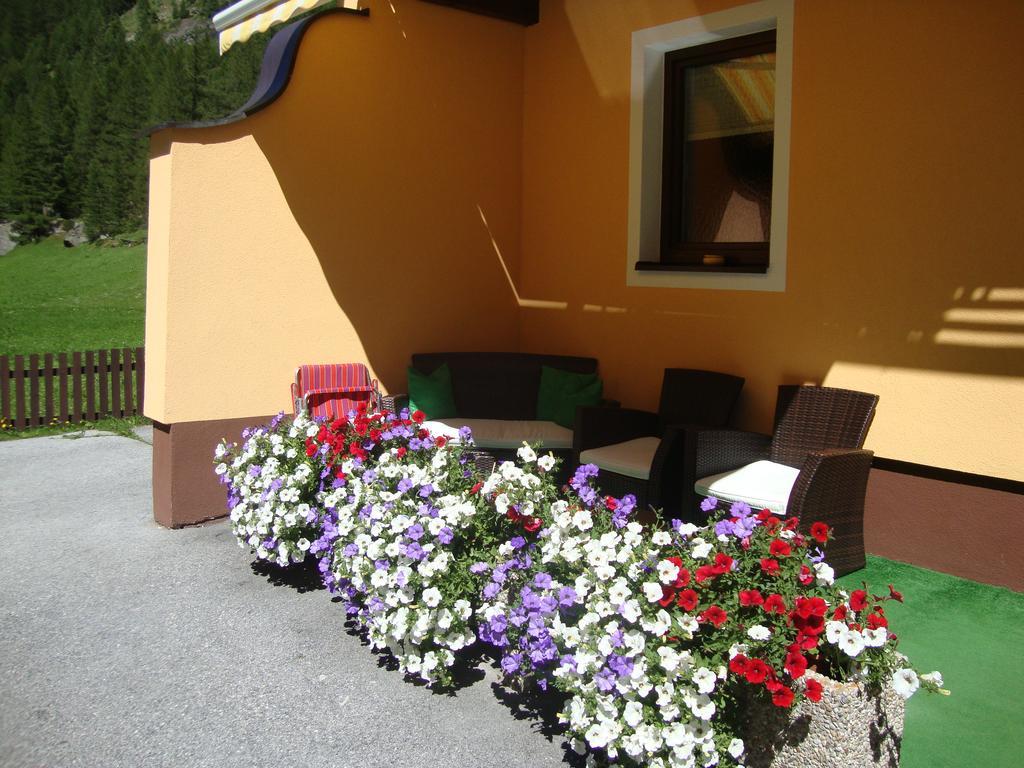 Haus Sonnschein Bed & Breakfast Sölden Dış mekan fotoğraf