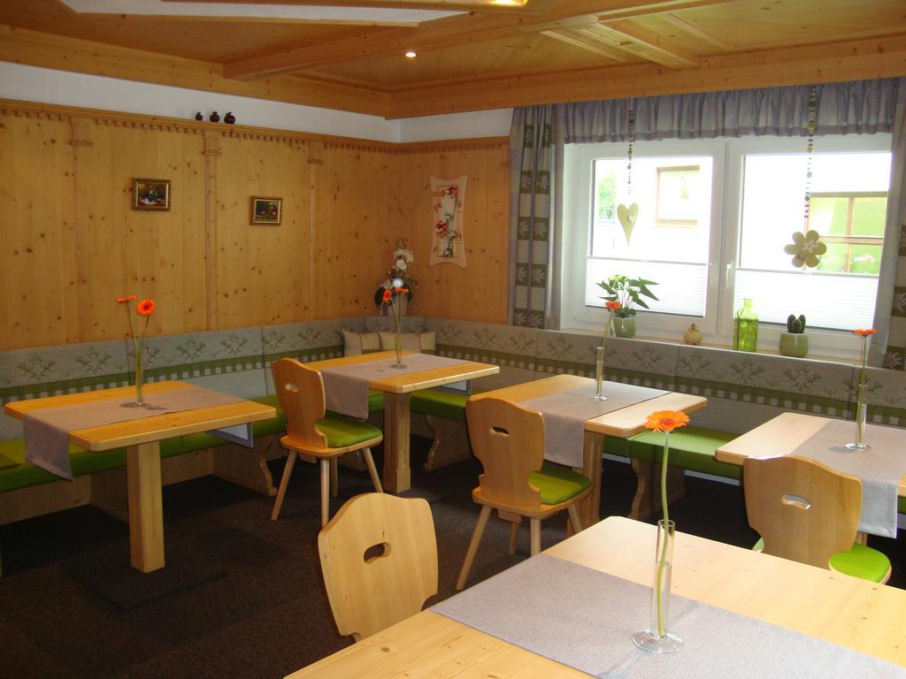 Haus Sonnschein Bed & Breakfast Sölden Dış mekan fotoğraf