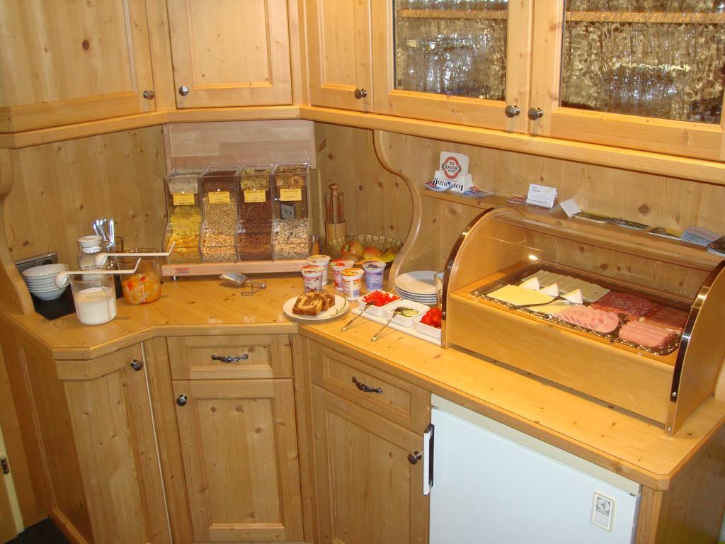 Haus Sonnschein Bed & Breakfast Sölden Dış mekan fotoğraf