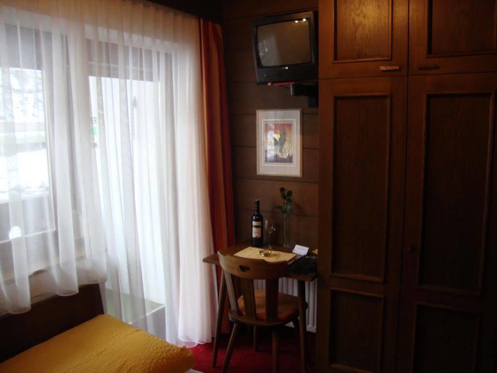 Haus Sonnschein Bed & Breakfast Sölden Dış mekan fotoğraf